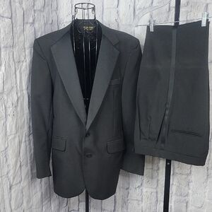 Kilburne‎ and Finch 2 Piece Black Tuxedo Jacket and Pants 40 Inches Chest